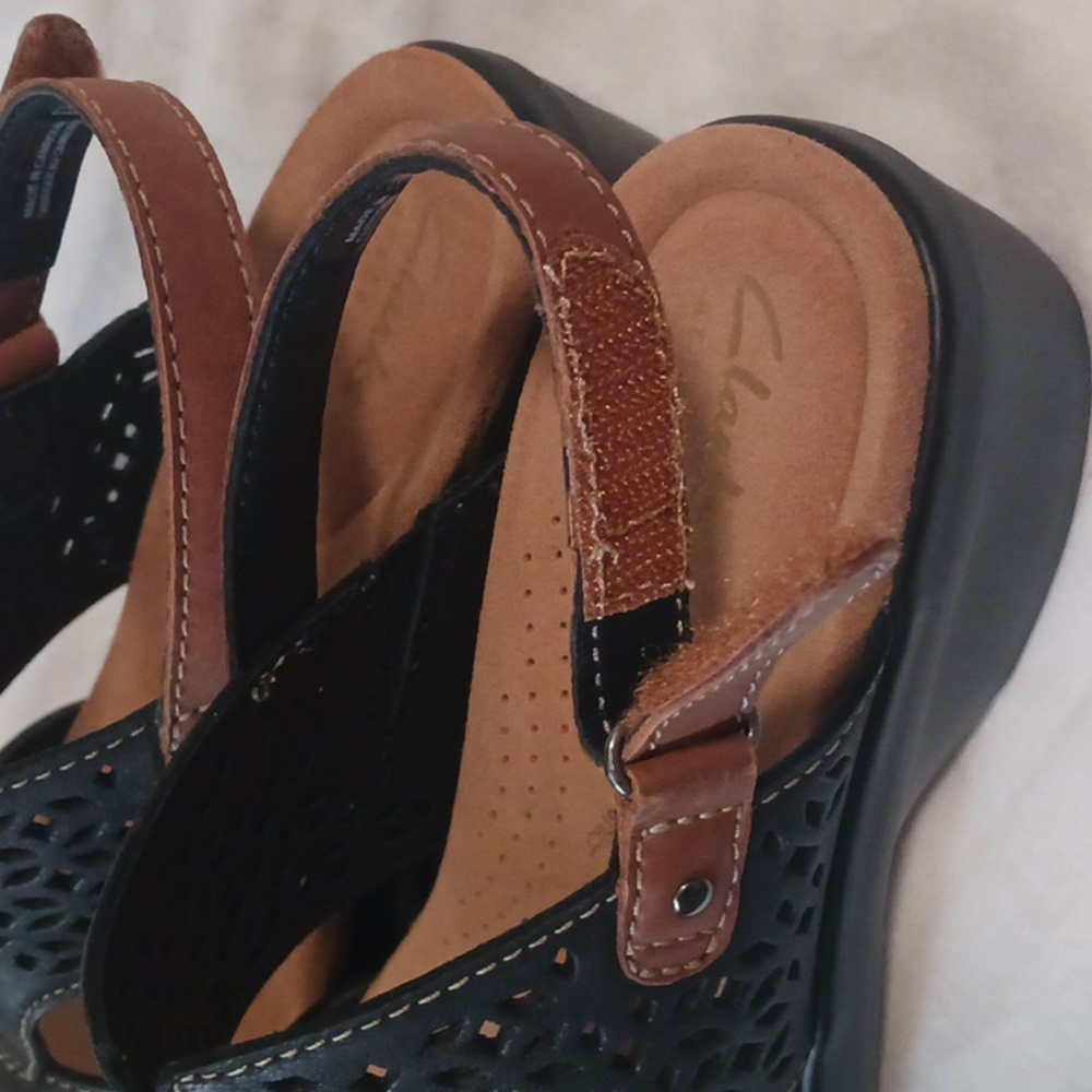 Ckarks Tuleah Sun Black Leather Sandals - Picture 6 of 13